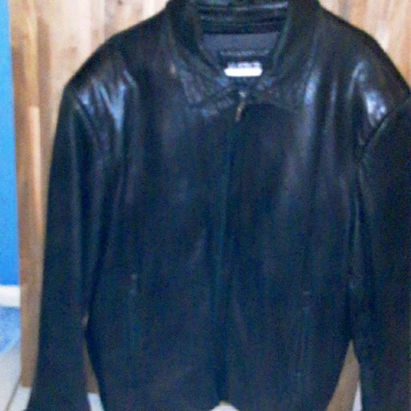 Leather jacket - Picture 1 of 2